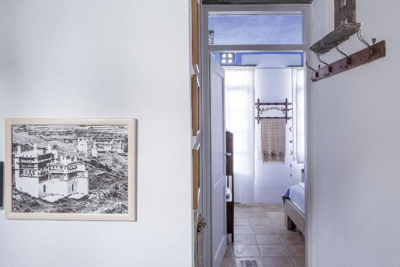 Crossroads Inn image