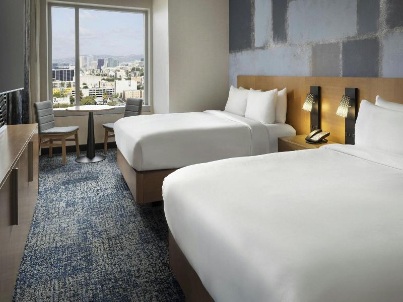 Courtyard Los Angeles L.A. LIVE image