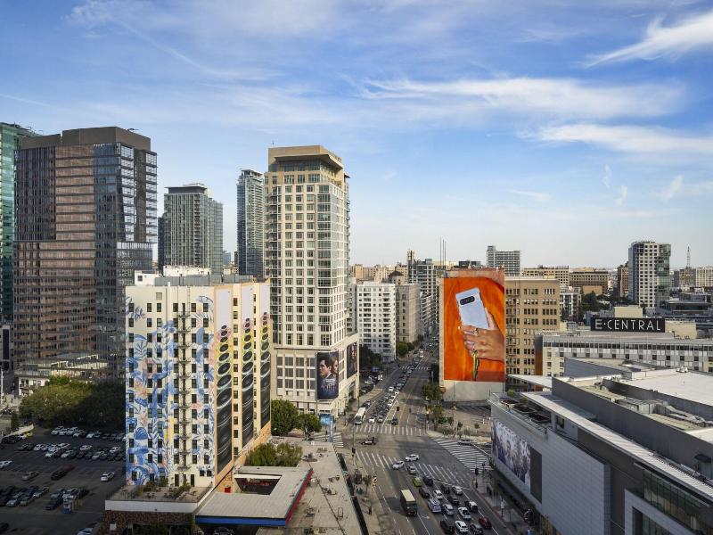 Courtyard Los Angeles L.A. LIVE image