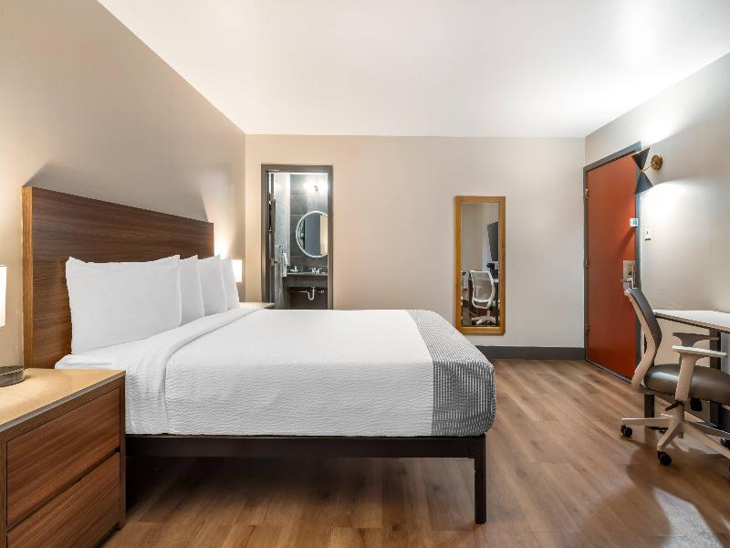 La Luna Inn image