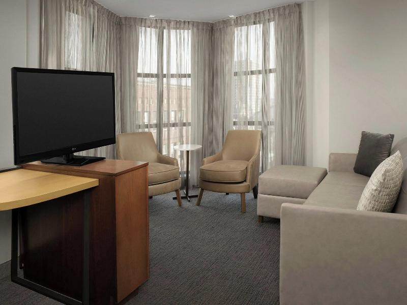 SUITE KING BED TWO BEDROOMS — photo 6