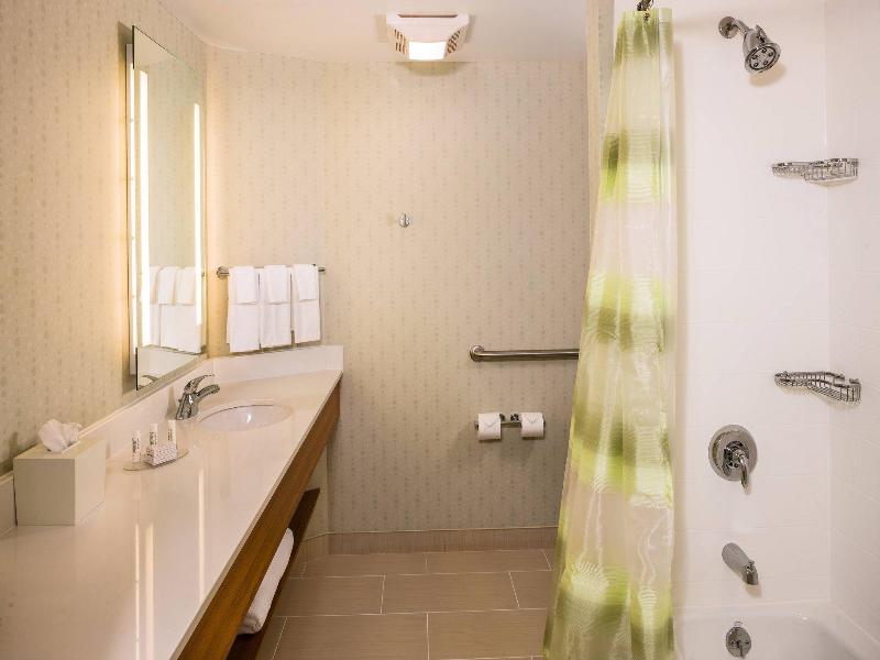 SpringHill Suites New York LaGuardia Airport image