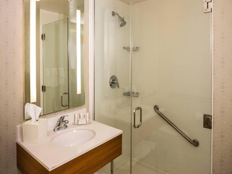 SpringHill Suites New York LaGuardia Airport image