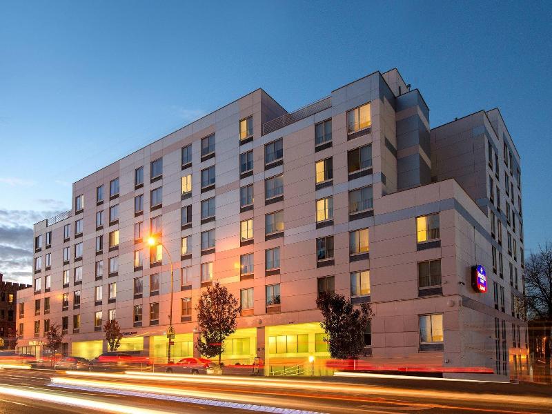 SpringHill Suites New York LaGuardia Airport image