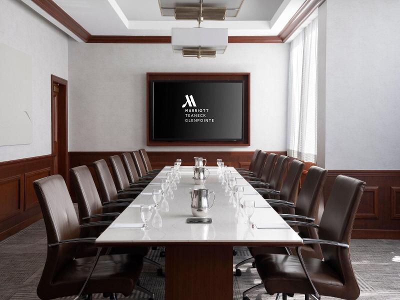 Teaneck Marriott At Glenpointe image