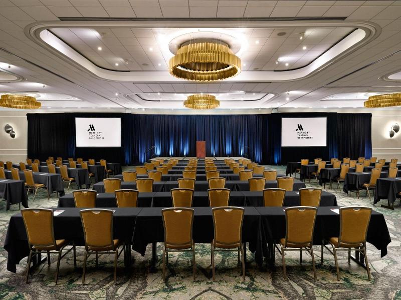 Teaneck Marriott At Glenpointe image