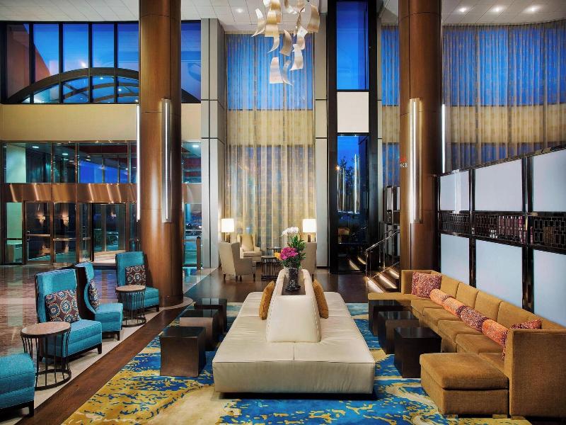 Teaneck Marriott At Glenpointe image