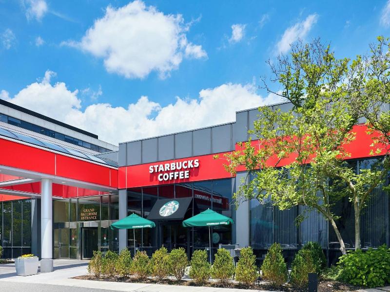 Teaneck Marriott At Glenpointe image