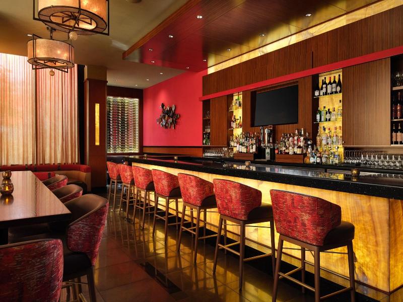Teaneck Marriott At Glenpointe image