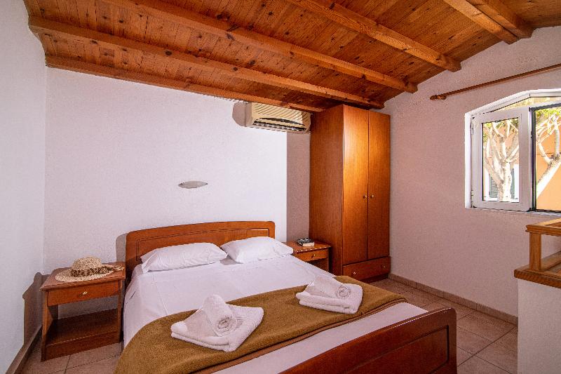 Golden Valentin Apartments image