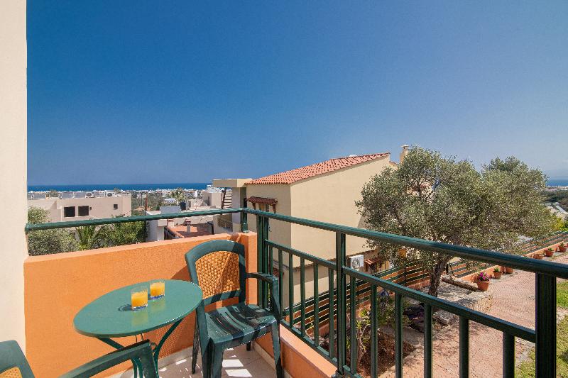 Golden Valentin Apartments image