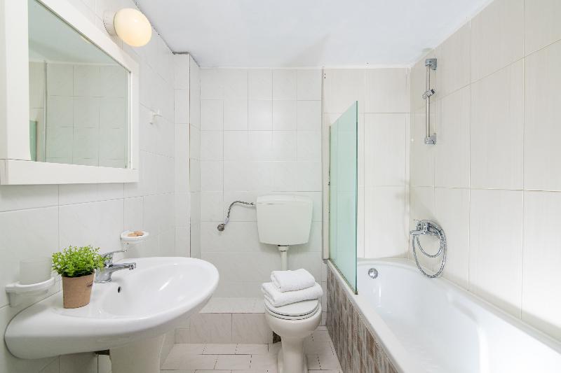 Golden Valentin Apartments image