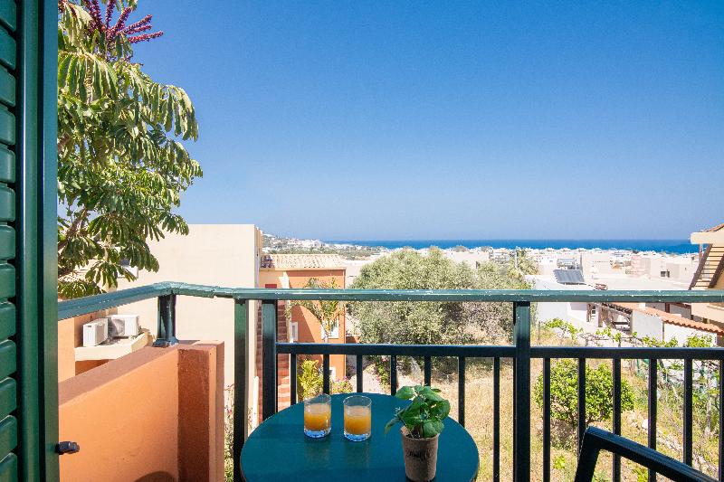 Golden Valentin Apartments image
