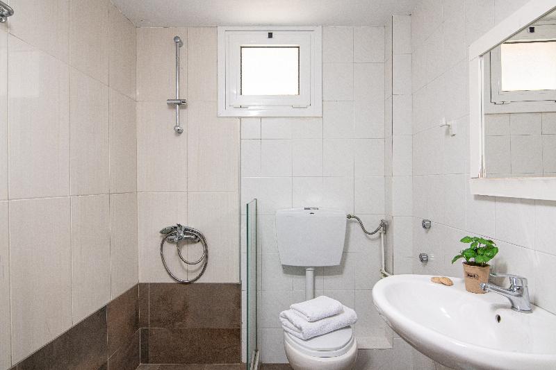 Golden Valentin Apartments image