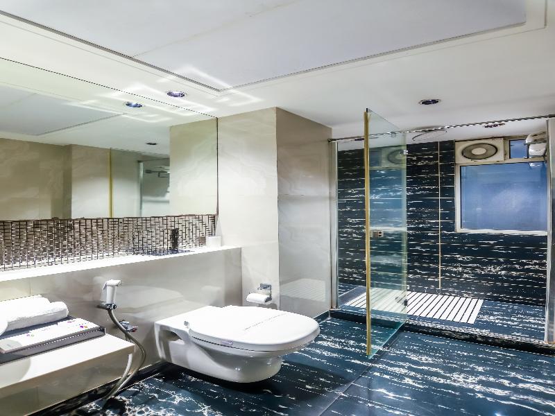 Hotel Grand Godwin image