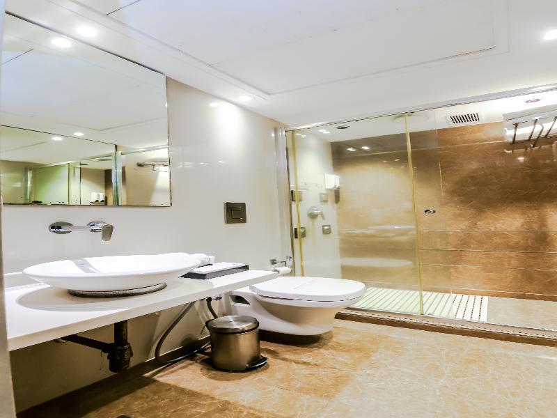Hotel Grand Godwin image