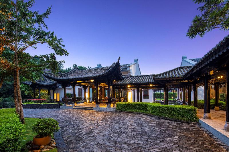 Banyan Tree Tengchong image