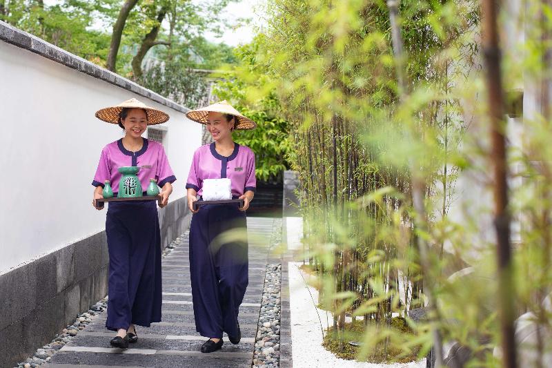 Banyan Tree Tengchong image