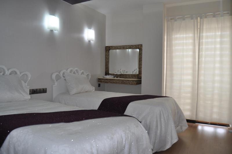 Garra Hotels image