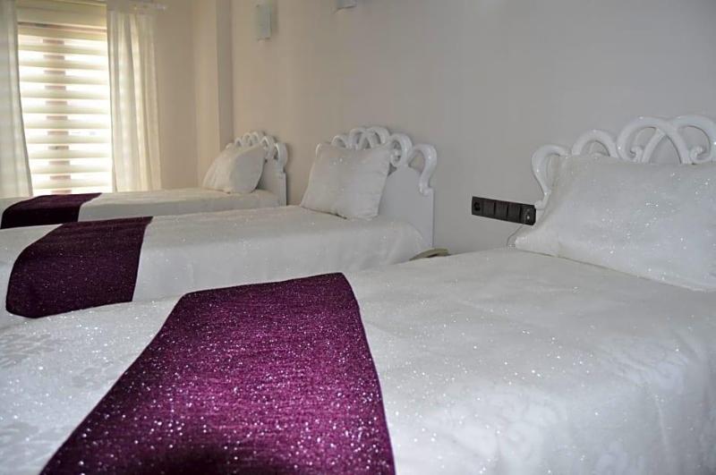 Garra Hotels image