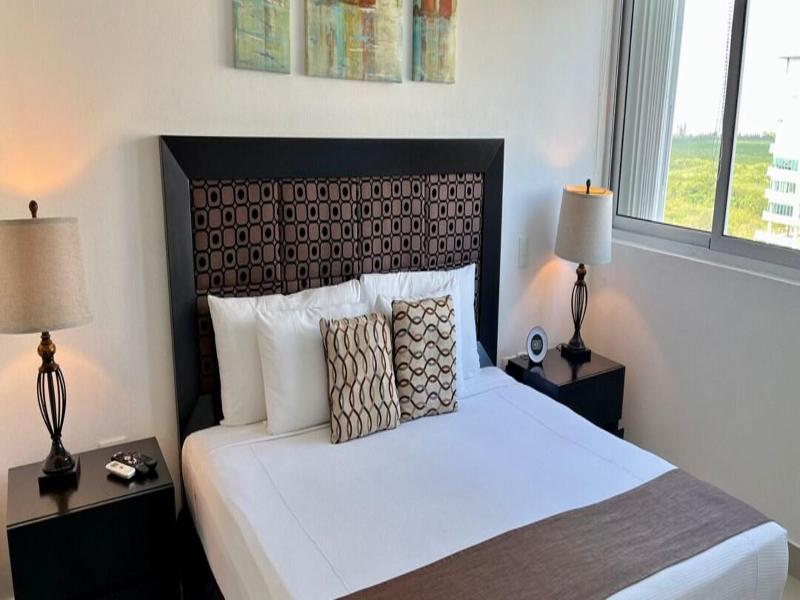 Suites Malecon Cancun image