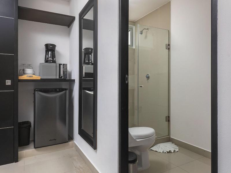 Suites Malecon Cancun image