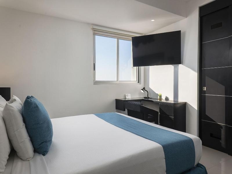Suites Malecon Cancun image