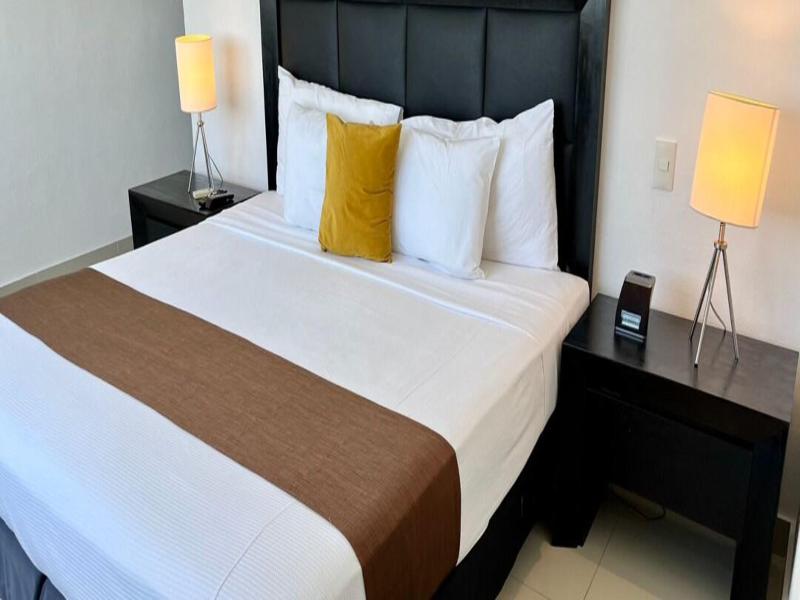 Suites Malecon Cancun image