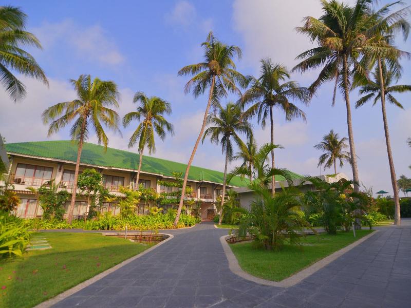 Central Hotel Ngwe Saung image