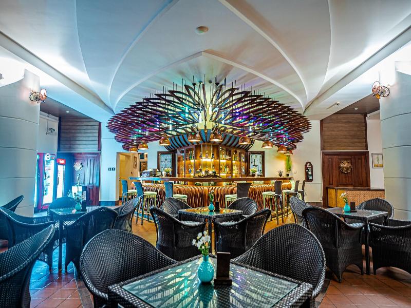 Central Hotel Ngwe Saung image