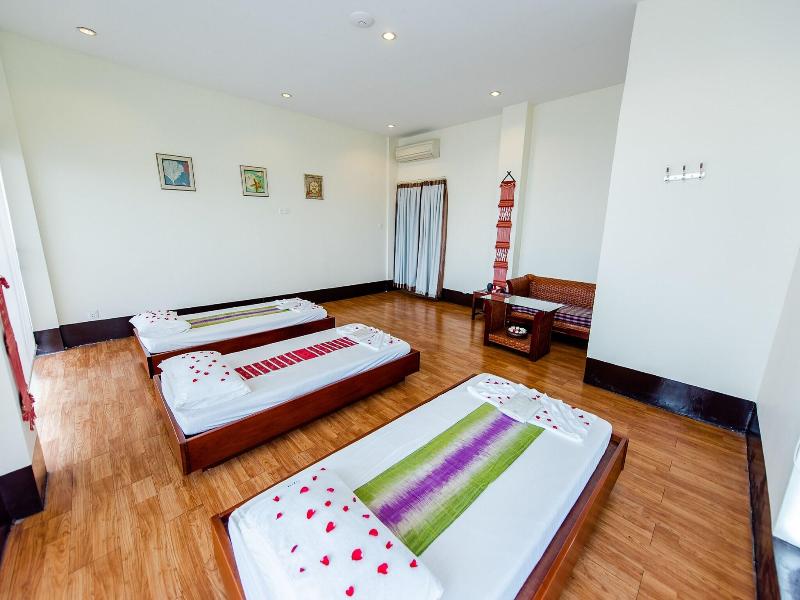 Central Hotel Ngwe Saung image