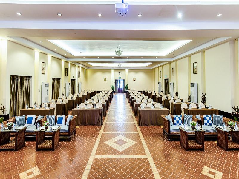 Central Hotel Ngwe Saung image