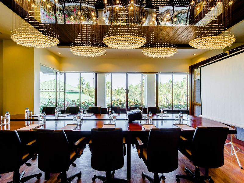 Central Hotel Ngwe Saung image