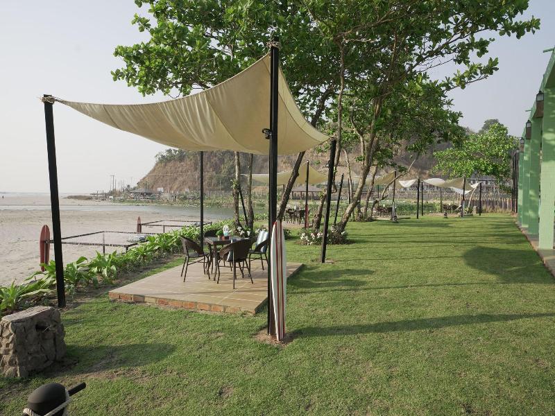 Central Hotel Ngwe Saung image