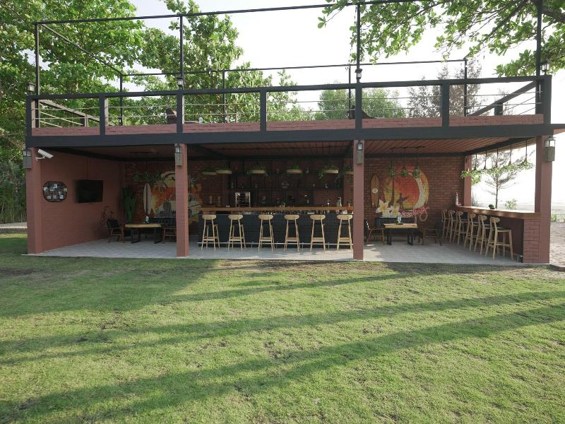 Central Hotel Ngwe Saung image
