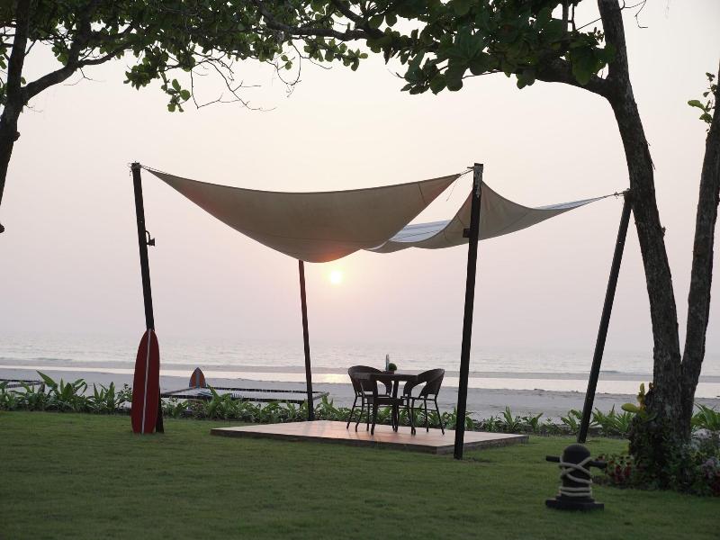 Central Hotel Ngwe Saung image