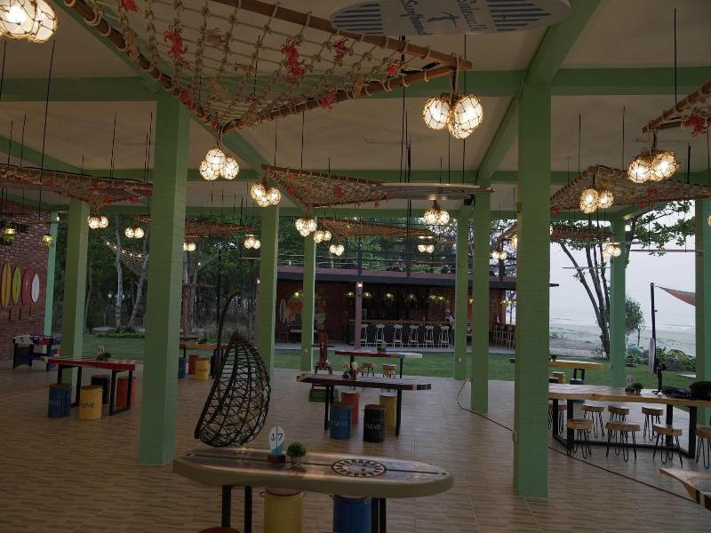 Central Hotel Ngwe Saung image