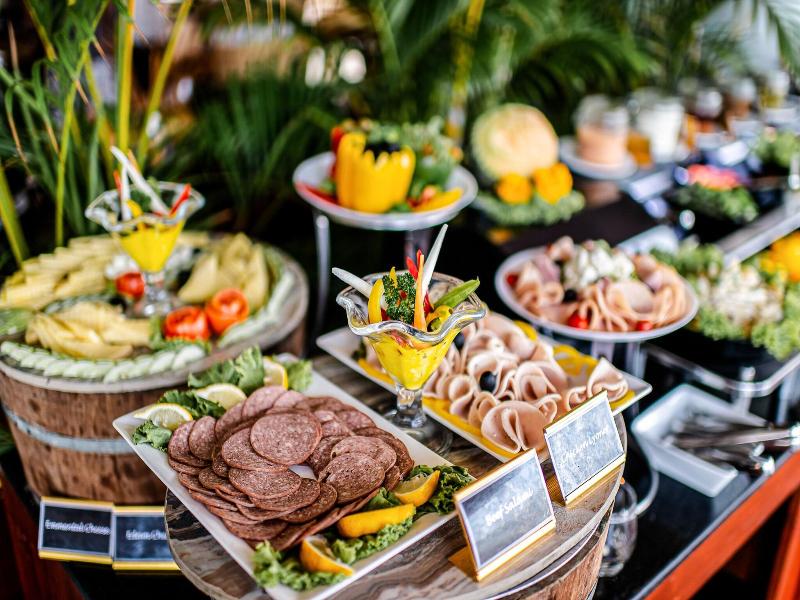 Central Hotel Ngwe Saung image