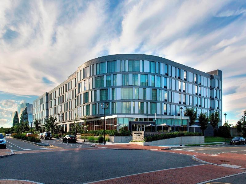 Courtyard Philadelphia South at The Navy Yard image