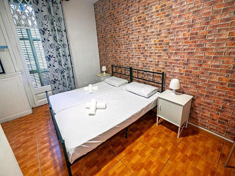 Diagonal House image