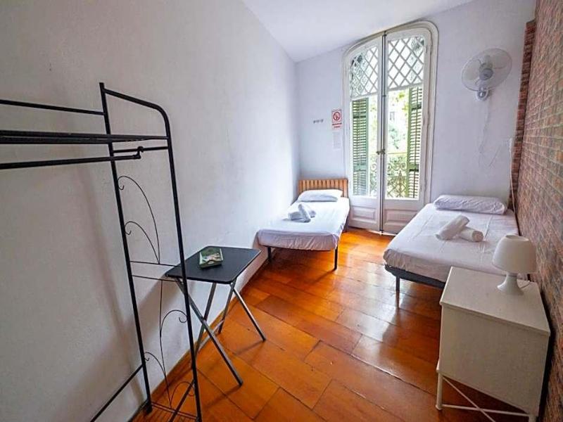 Diagonal House image