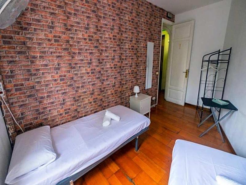 Diagonal House image
