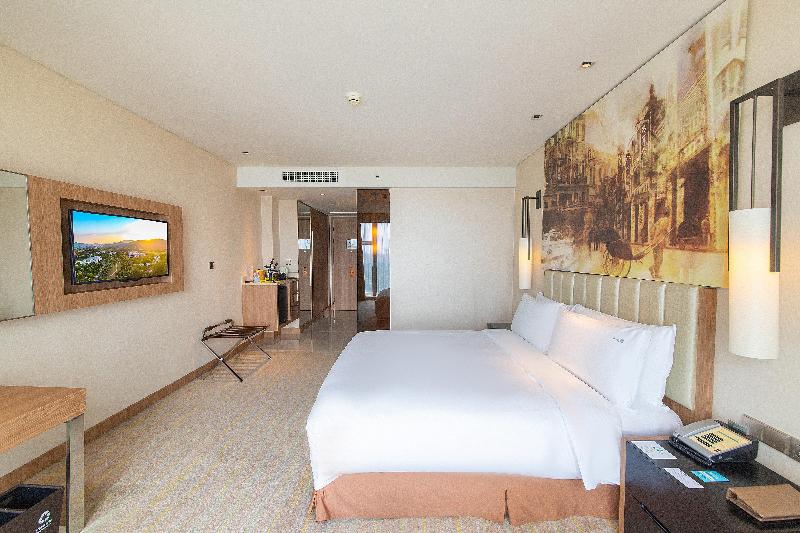 Junluxe Hotel Guangzhou Science City image