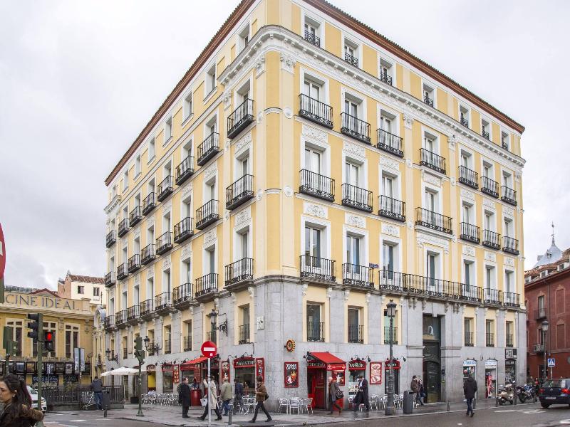 Mola! Hostel & Suites image