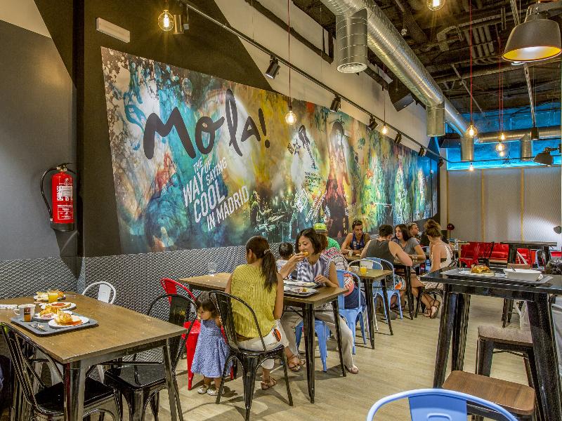 Mola! Hostel & Suites image