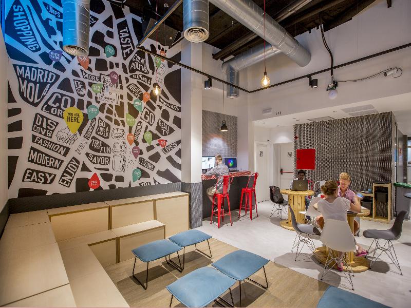 Mola! Hostel & Suites image