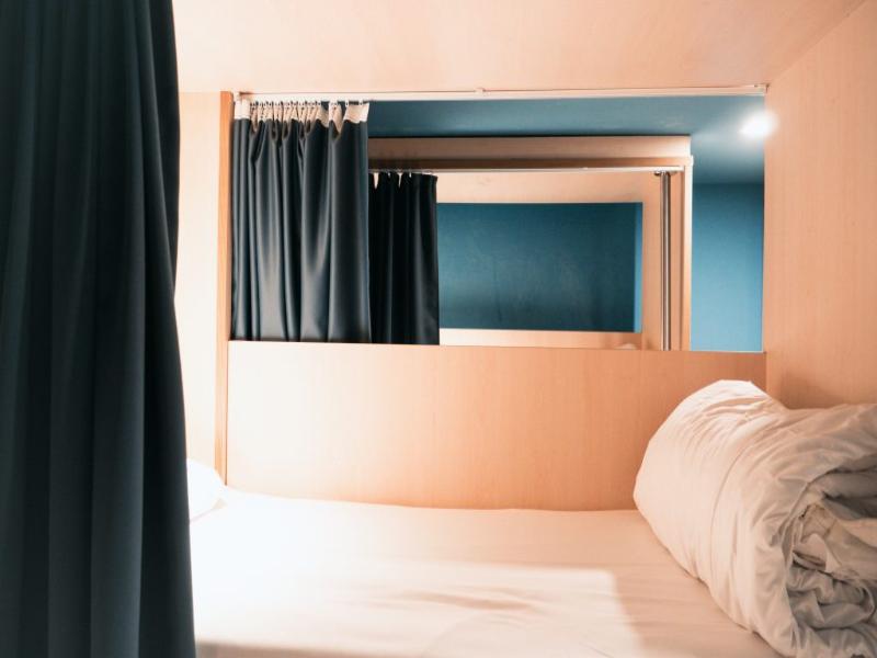 Mola! Hostel & Suites image