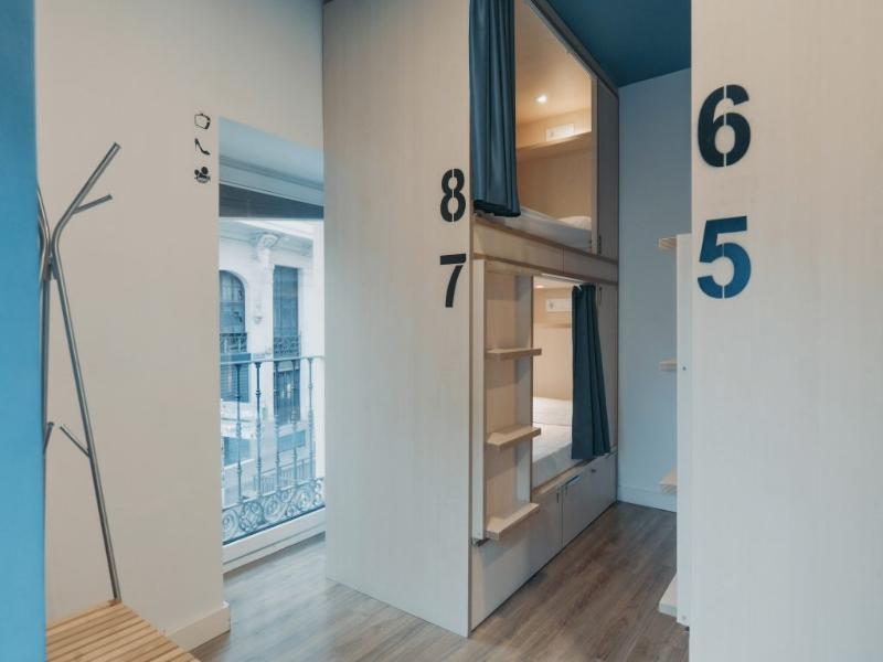 Mola! Hostel & Suites image