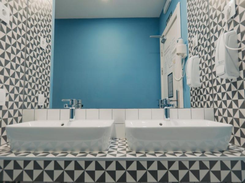 Mola! Hostel & Suites image