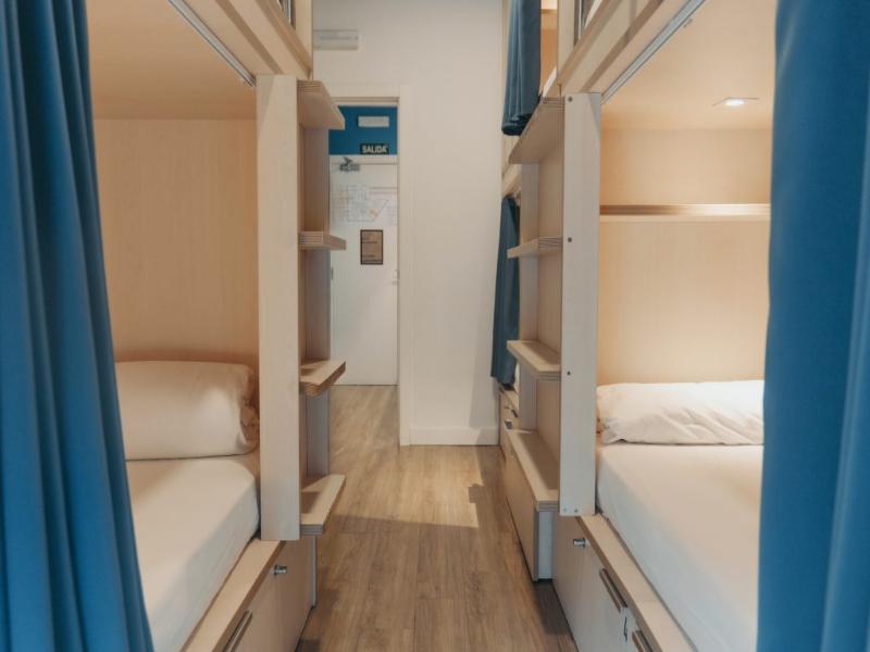 Mola! Hostel & Suites image